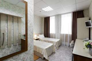 Гостиница Солнечный Челябинск Стандартный двухместный номер с 2 отдельными кроватями-13
