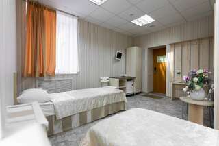 Гостиница Солнечный Челябинск Стандартный двухместный номер с 2 отдельными кроватями-12